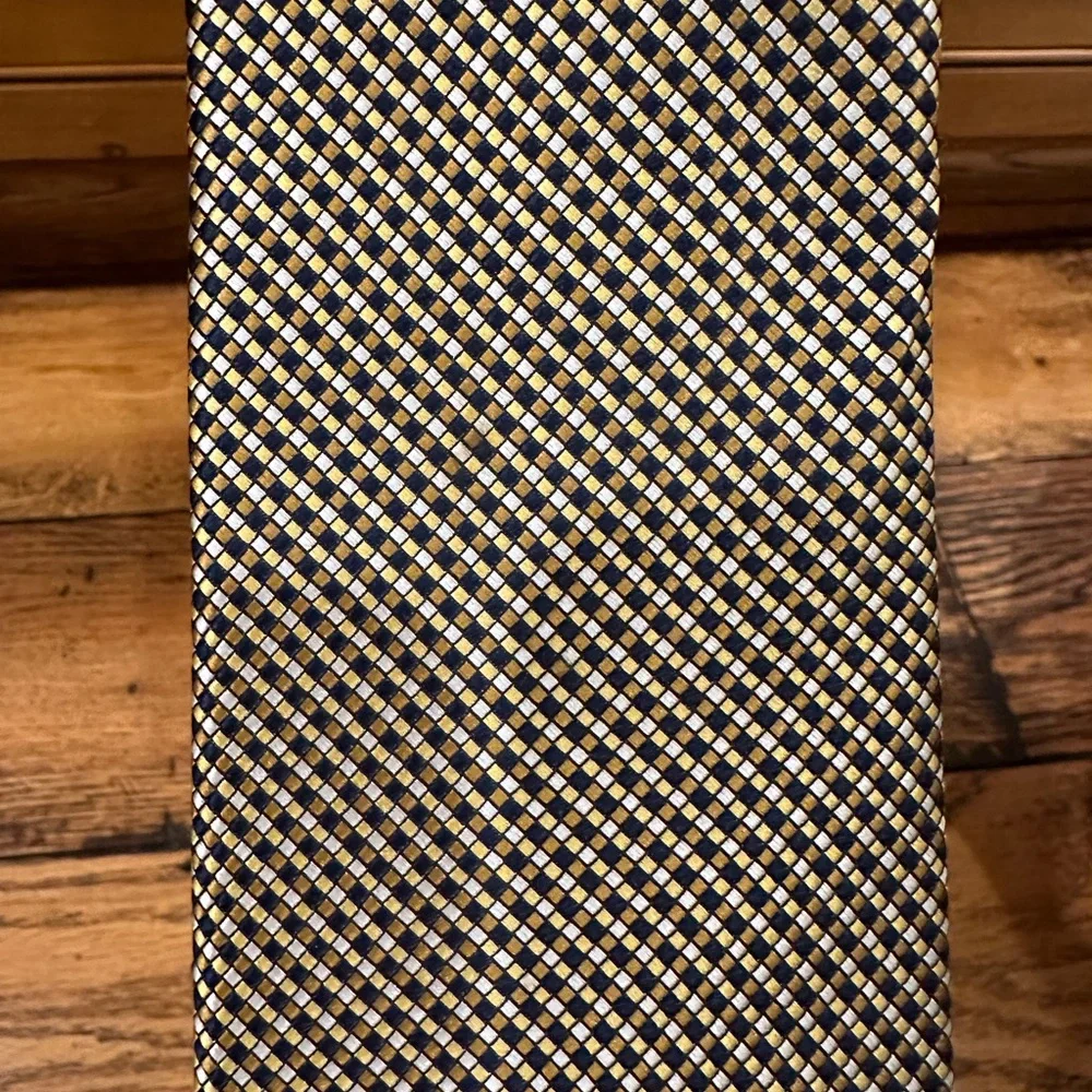 BROOKS BROTHERS SILK YOUTH NECKTIE IN GOLD AND BLACK CHECK PATTERN